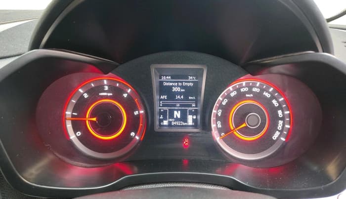 2021 Mahindra XUV300 W8 1.5 DIESEL AMT, Diesel, Automatic, 84,923 km, interior