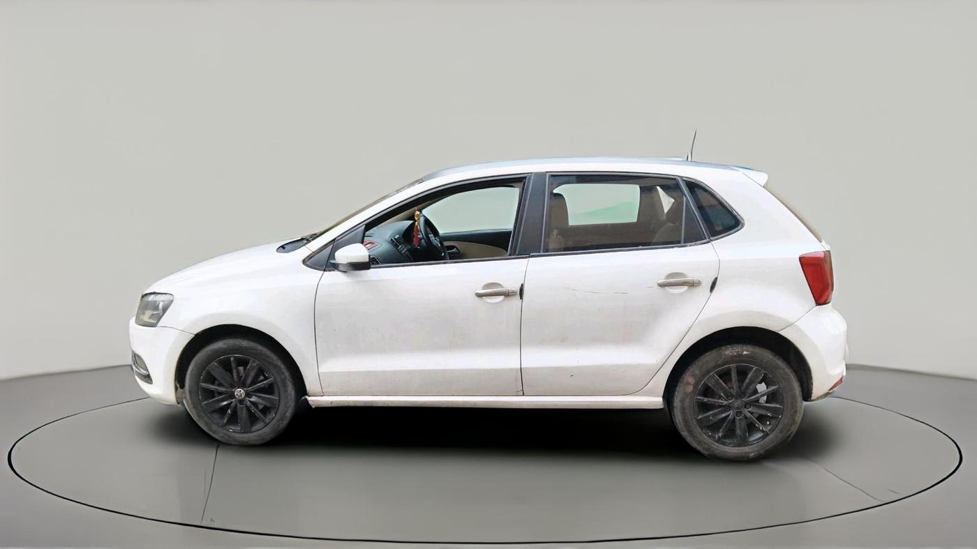 2016 Volkswagen Polo HIGHLINE1.2L, Petrol, Manual, 52,324 km, exterior