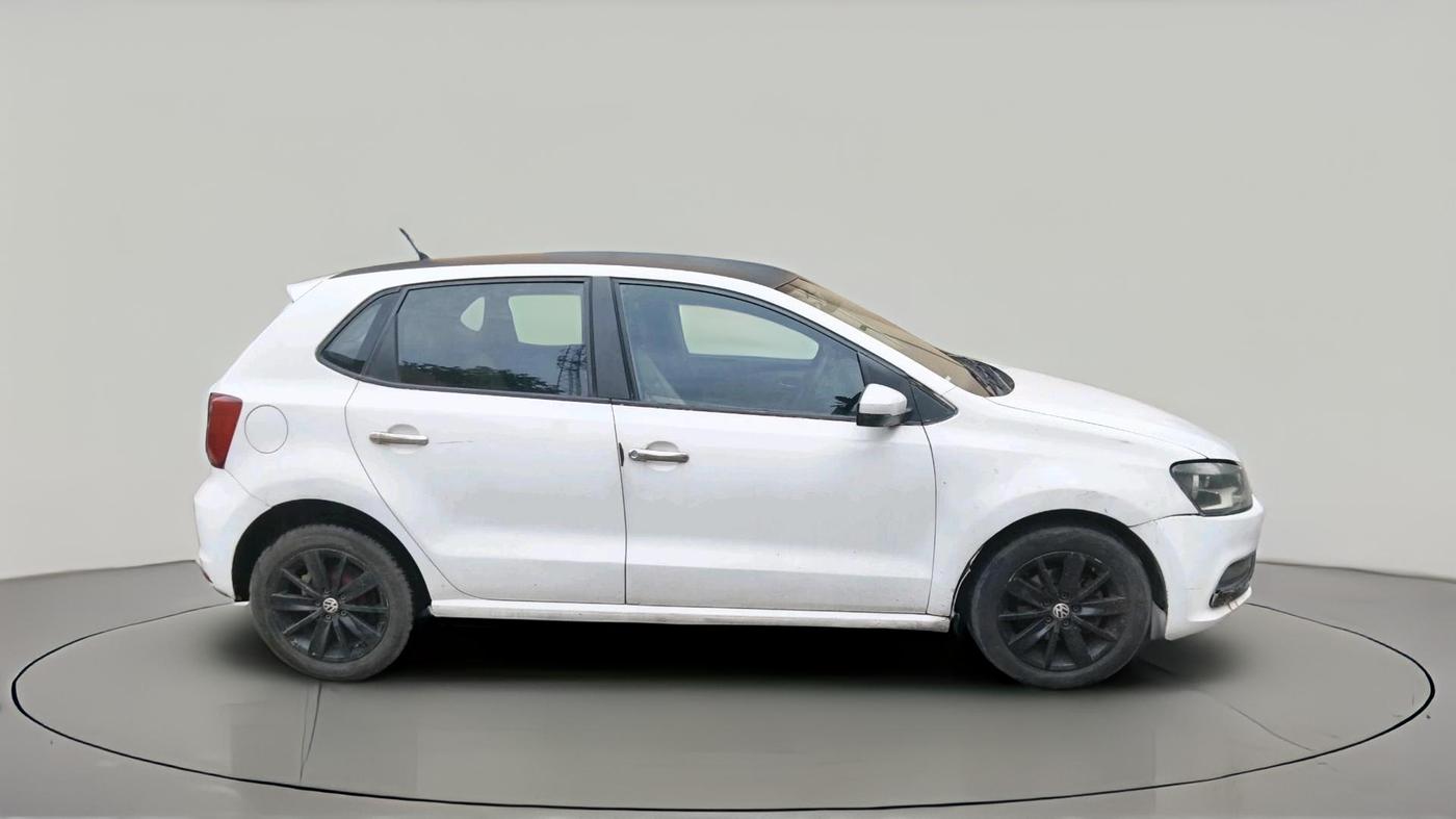 2016 Volkswagen Polo HIGHLINE1.2L, Petrol, Manual, 52,324 km, exterior