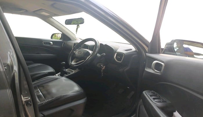 2022 Hyundai VENUE S 1.2, Petrol, Manual, 39,006 km, interior