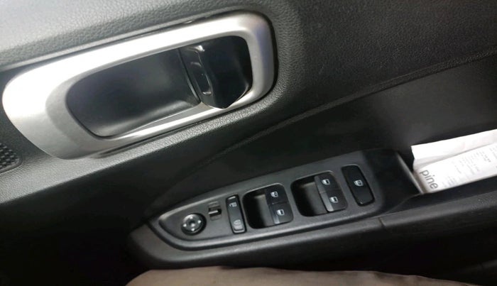 2022 Hyundai VENUE S 1.2, Petrol, Manual, 39,006 km, interior