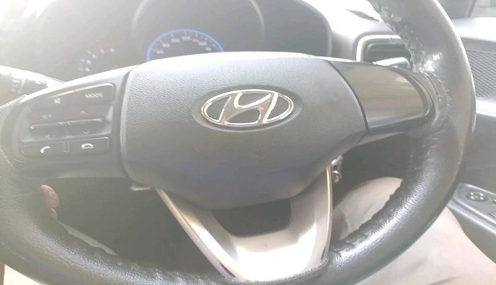 2022 Hyundai VENUE S 1.2, Petrol, Manual, 39,006 km, interior