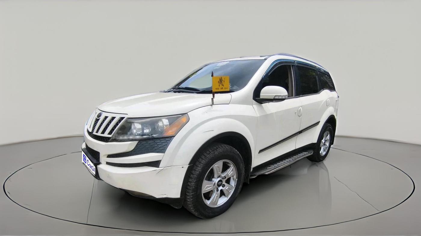 2015 Mahindra XUV500 W8, Diesel, Manual, 46,938 km, exterior