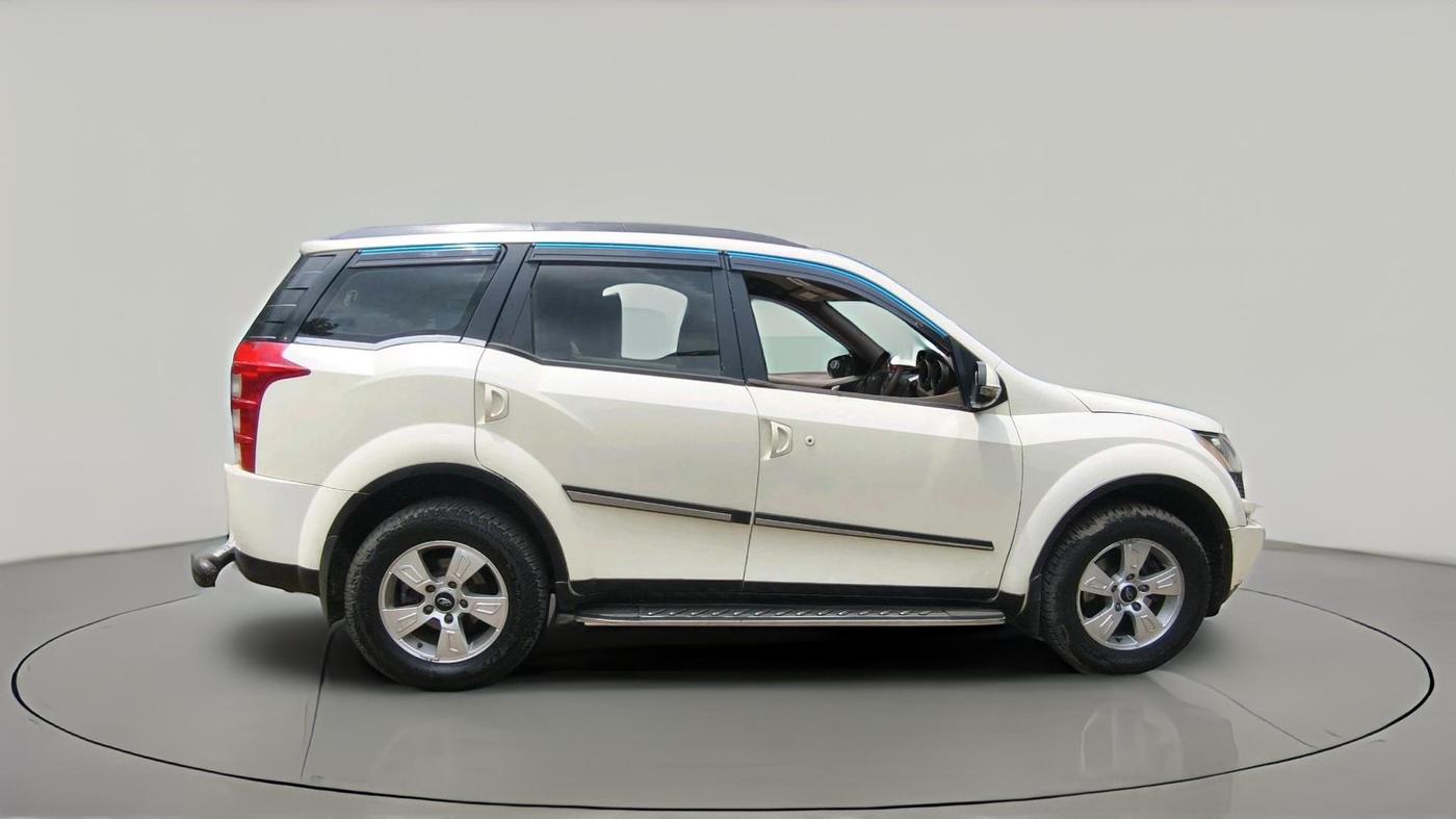 2015 Mahindra XUV500 W8, Diesel, Manual, 46,938 km, exterior