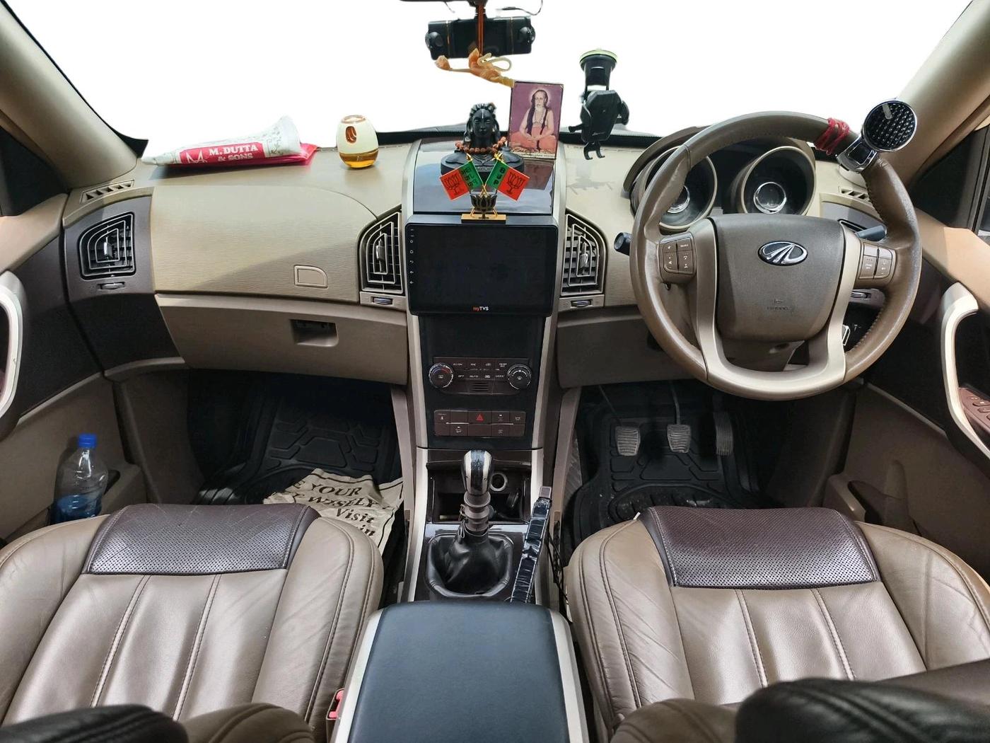 2015 Mahindra XUV500 W8, Diesel, Manual, 46,938 km, interior