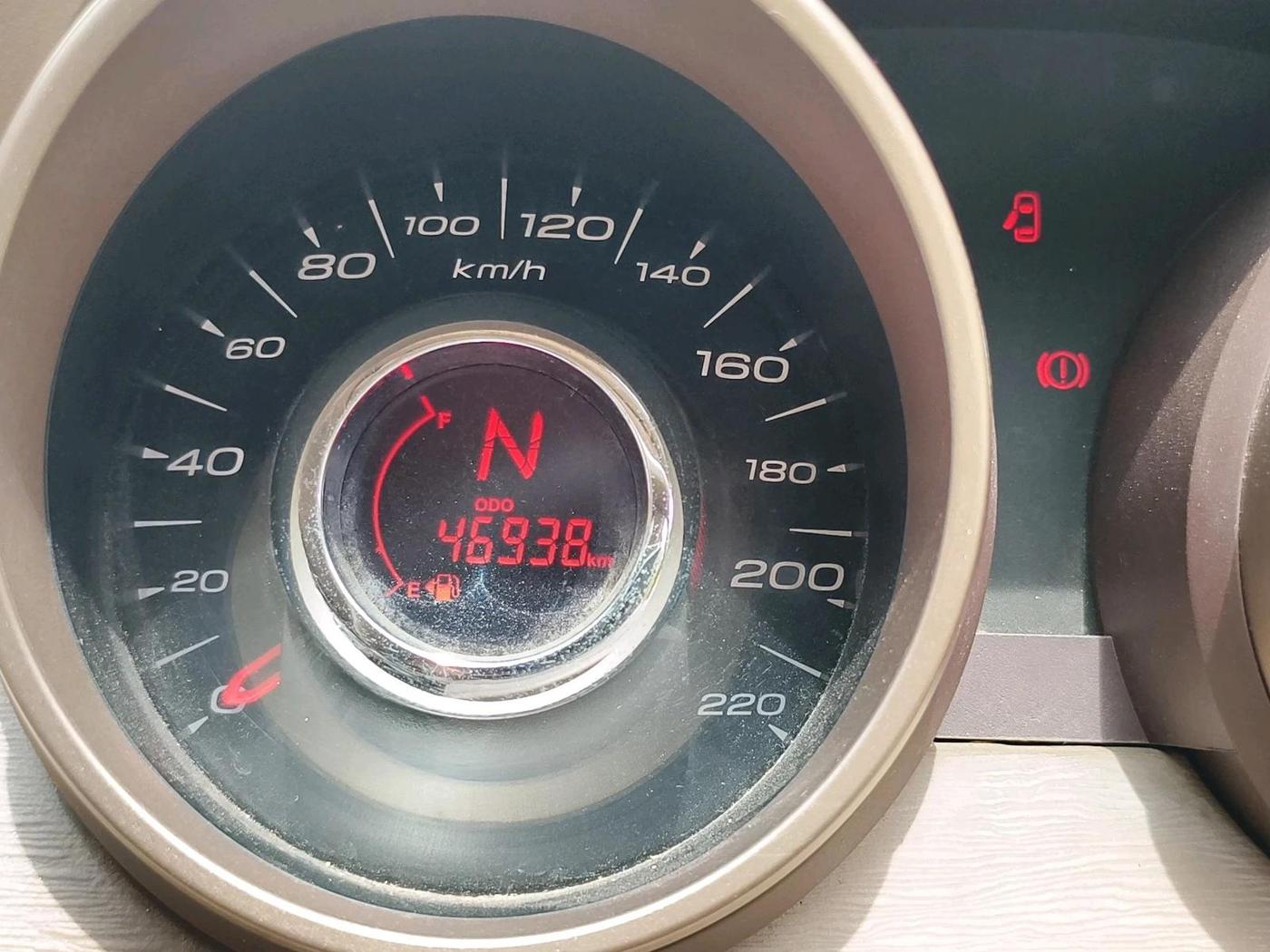 2015 Mahindra XUV500 W8, Diesel, Manual, 46,938 km, interior