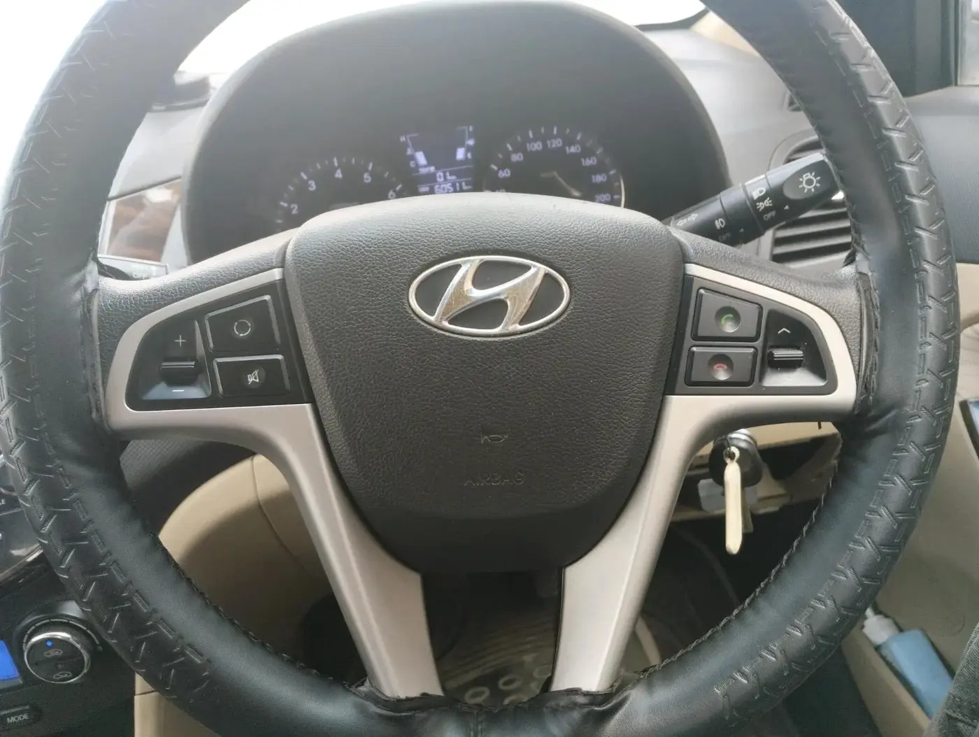 2013 Hyundai Verna FLUIDIC 1.6 VTVT EX, Petrol, Manual, 60,511 km, interior