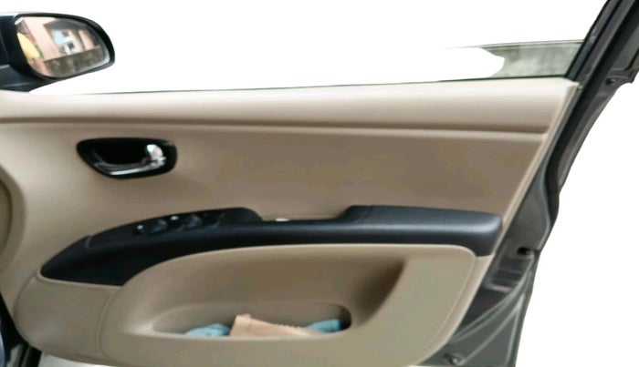 2014 Hyundai i10 SPORTZ 1.1, Petrol, Manual, 59,882 km, interior