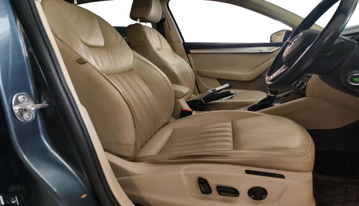 2019 Skoda Octavia 2.0 TDI CR STYLE AT, Diesel, Automatic, 47,106 km, interior