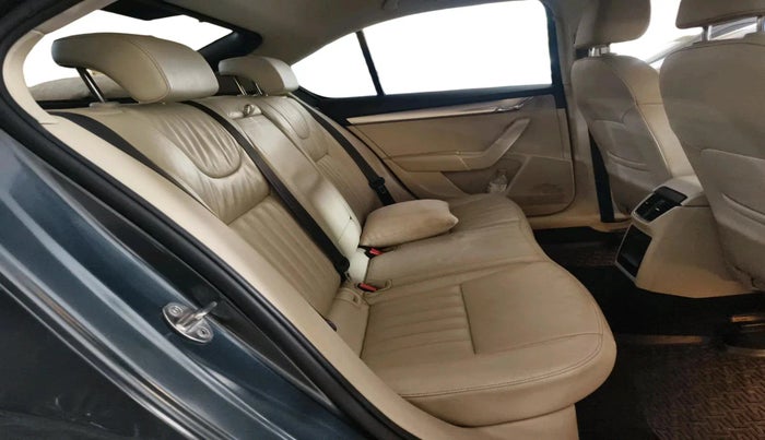 2019 Skoda Octavia 2.0 TDI CR STYLE AT, Diesel, Automatic, 47,106 km, interior