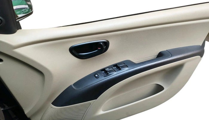 2014 Hyundai i10 MAGNA 1.1, Petrol, Manual, 37,857 km, interior