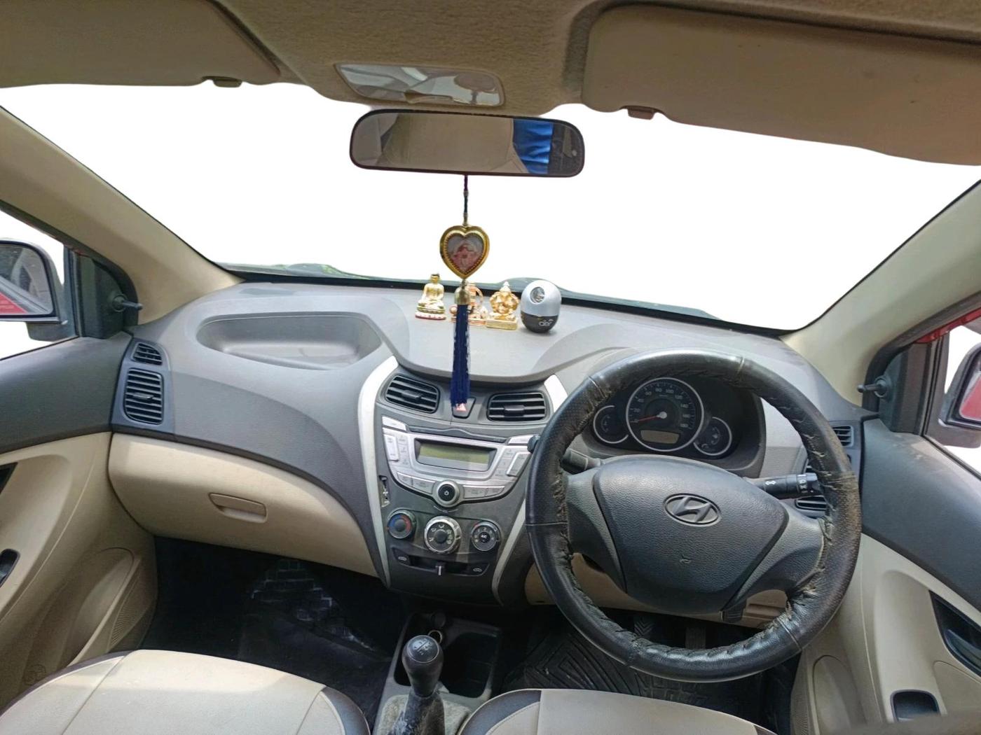 2017 Hyundai Eon MAGNA +, Petrol, Manual, 20,491 km, interior