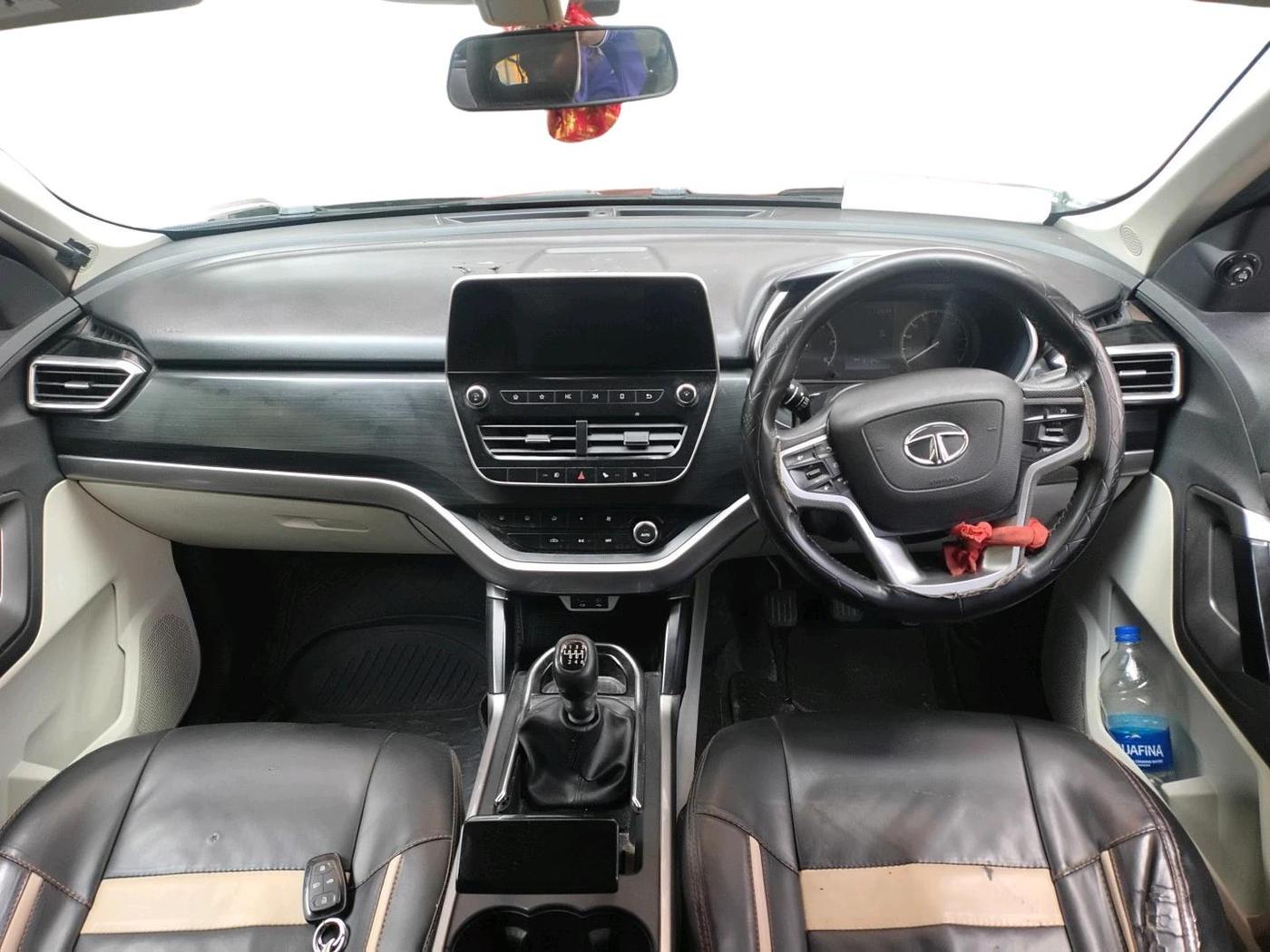 2021 Tata Safari XT PLUS, Diesel, Manual, 1,31,124 km, interior