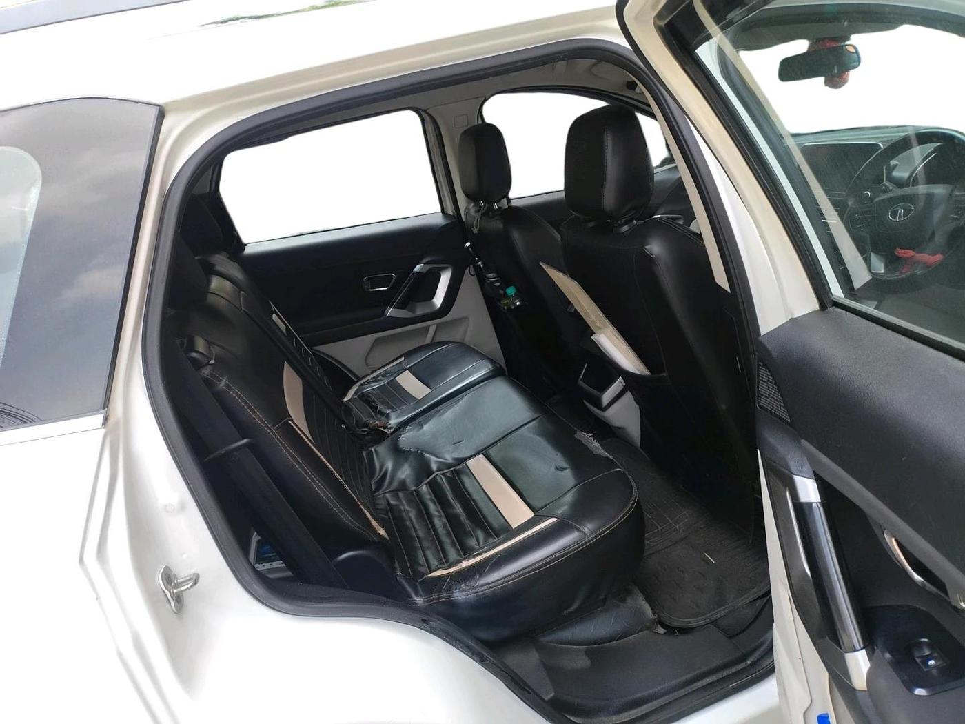 2021 Tata Safari XT PLUS, Diesel, Manual, 1,31,124 km, interior