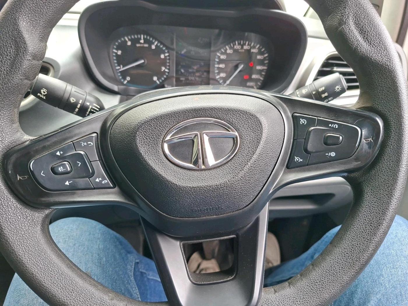 2021 Tata ALTROZ XT DIESEL, Diesel, Manual, 54,676 km, interior