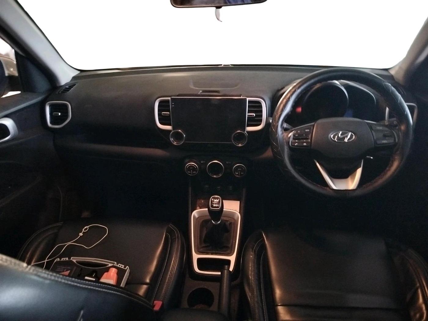 2021 Hyundai VENUE SX 1.0 TURBO, Petrol, Manual, 64,065 km, interior