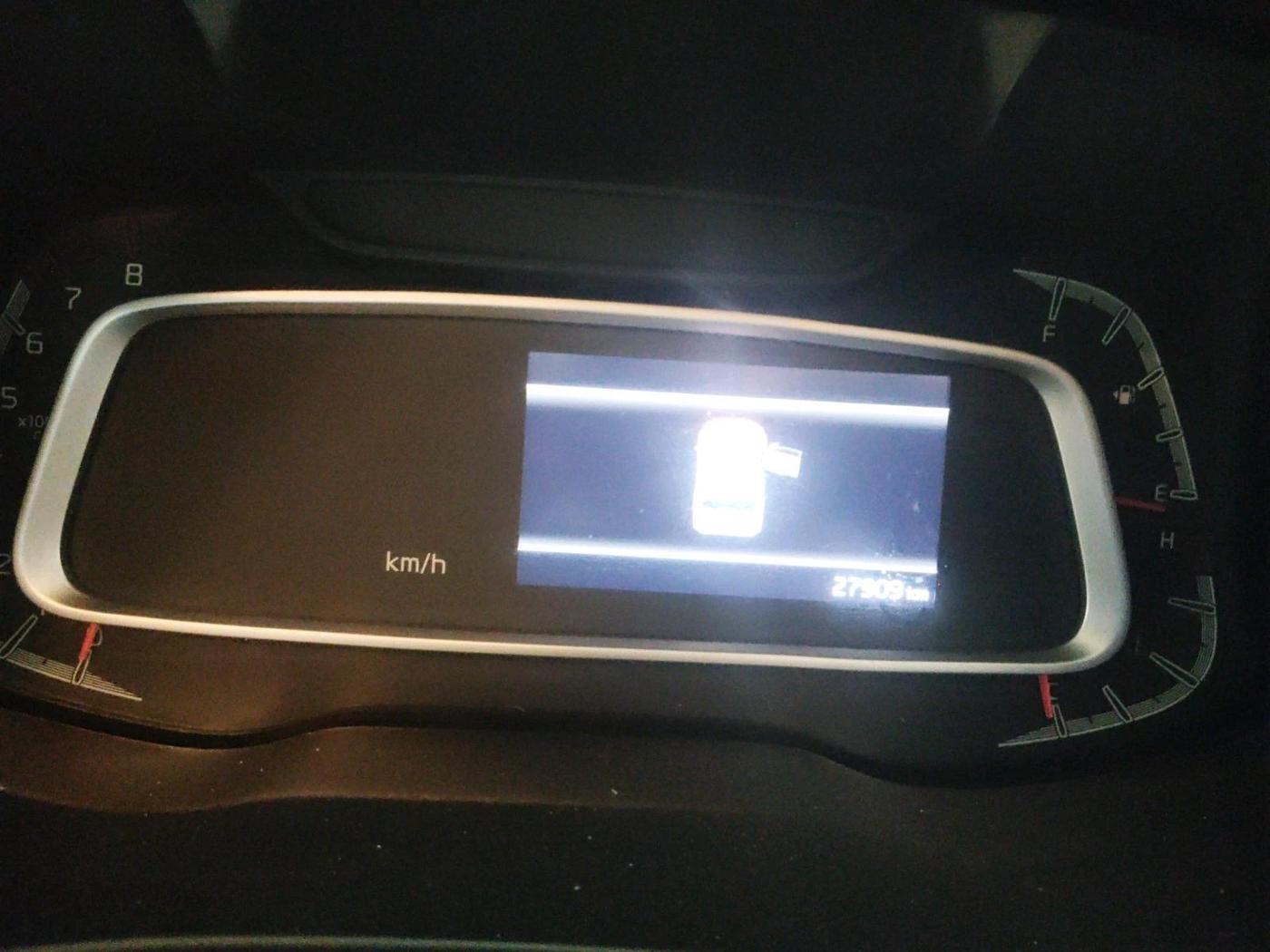 2023 KIA SONET HTX 1.0 IMT, Petrol, Manual, 27,909 km, interior