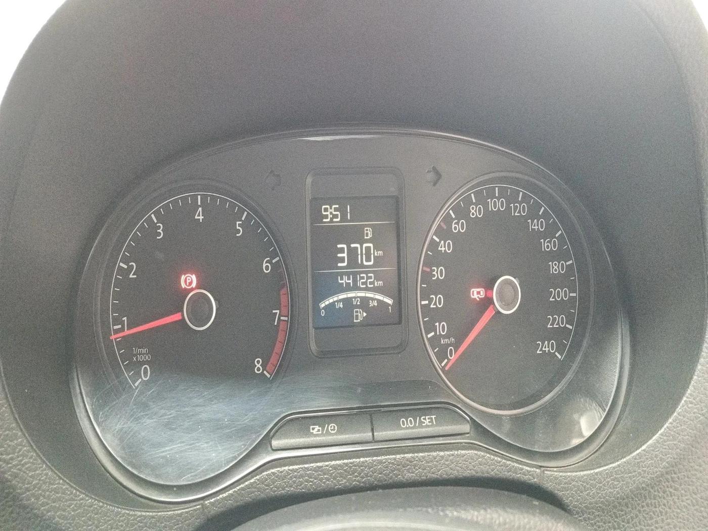 2015 Volkswagen Polo COMFORTLINE 1.2L, Petrol, Manual, 44,122 km, interior