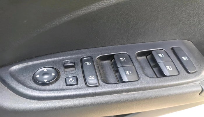 2021 Hyundai VENUE SX 1.0 TURBO IMT, Petrol, Manual, 33,920 km, interior