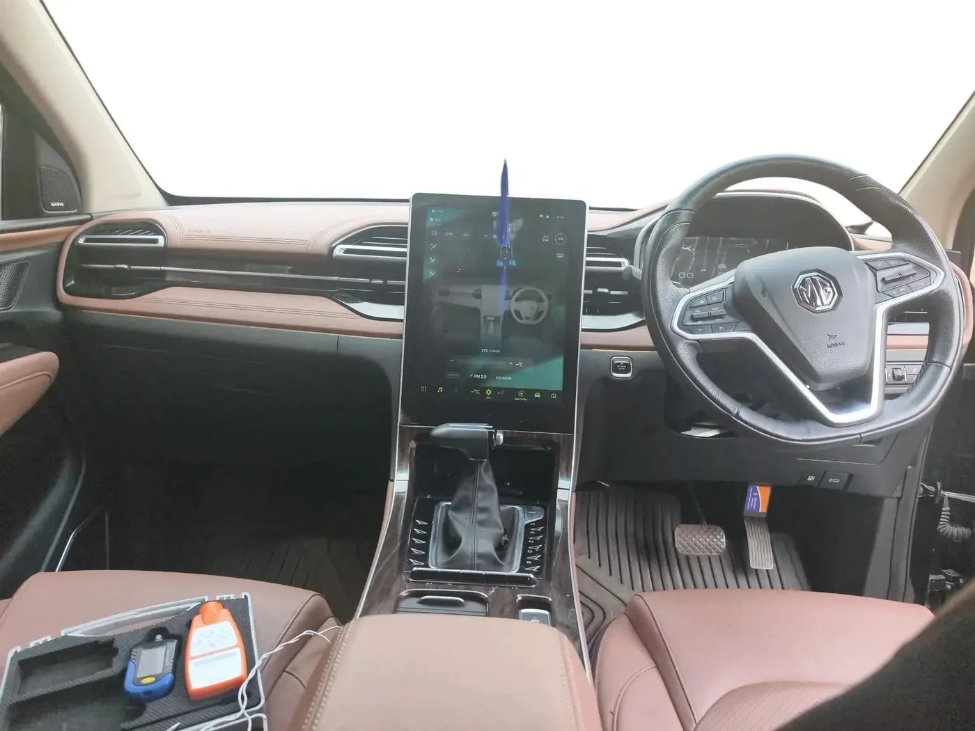 2024 MG HECTOR PLUS SHARP PRO 1.5 PETROL TURBO CVT 7 STR, Petrol, Automatic, 11,978 km, interior
