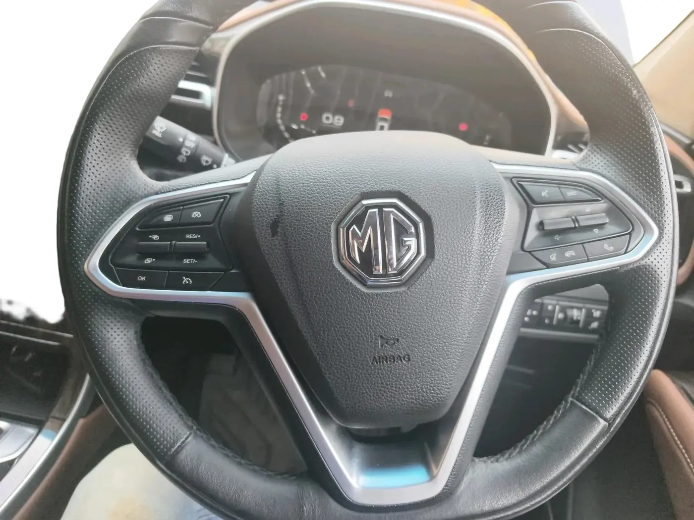 2024 MG HECTOR PLUS SHARP PRO 1.5 PETROL TURBO CVT 7 STR, Petrol, Automatic, 11,978 km, interior