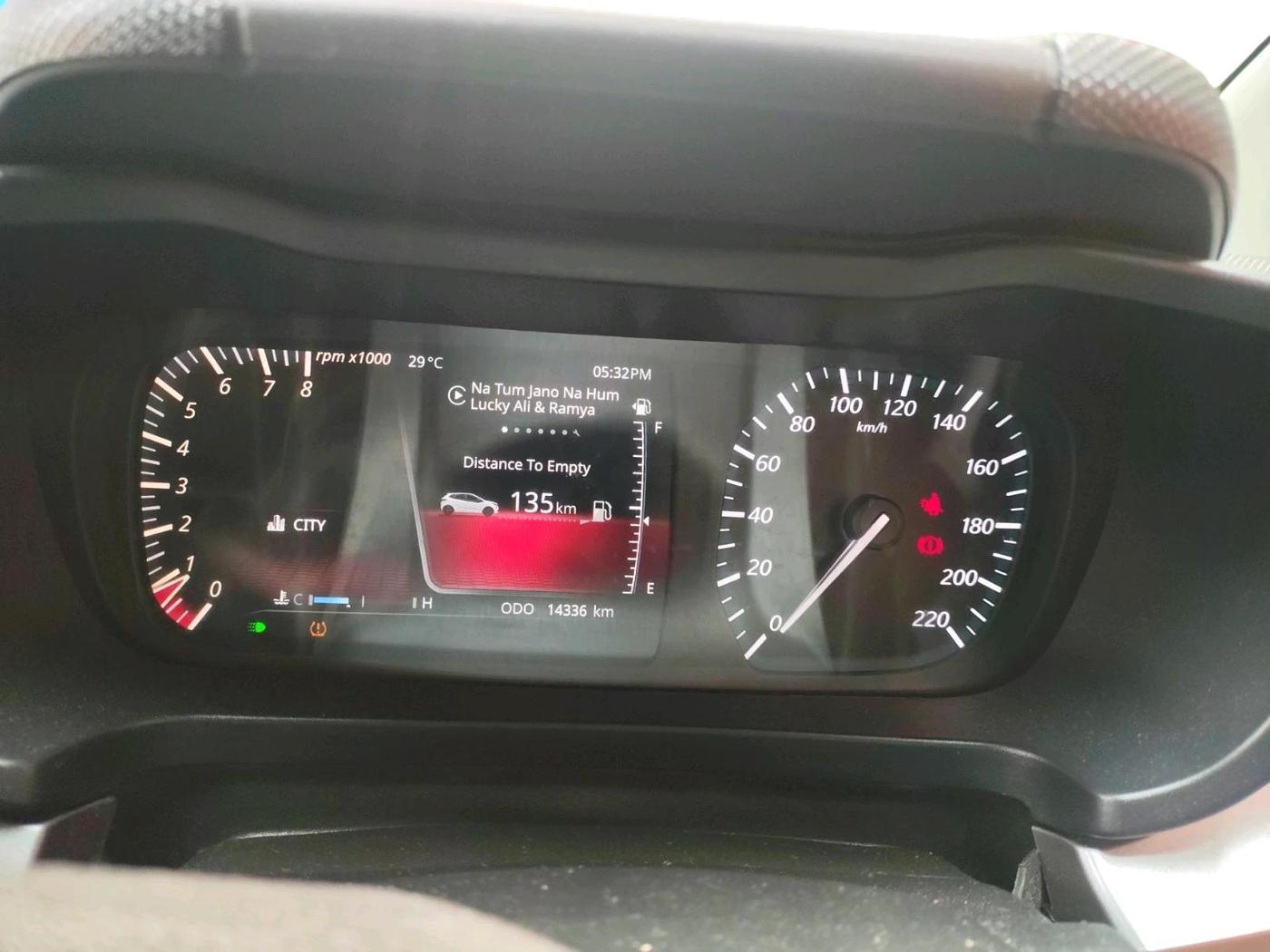 2024 Tata ALTROZ XZ + SUNROOF, Petrol, Manual, 14,336 km, interior