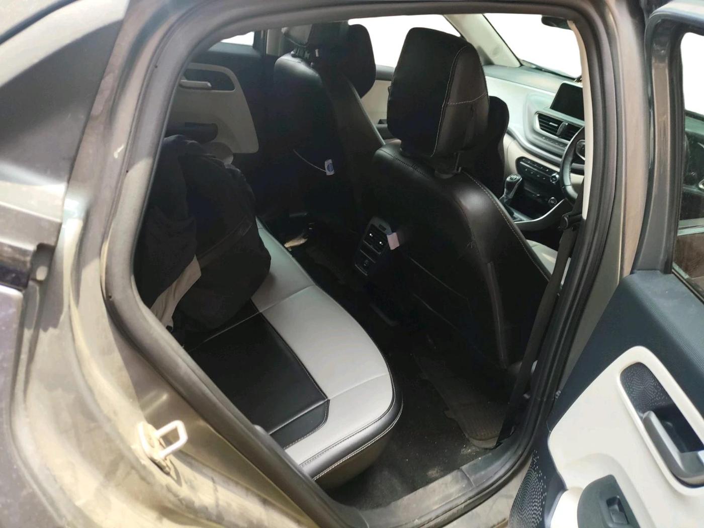 2024 Tata ALTROZ XZ + SUNROOF, Petrol, Manual, 14,336 km, interior