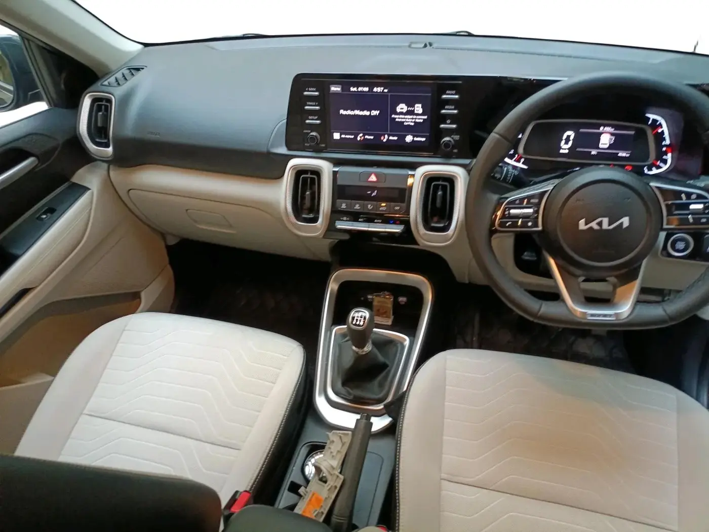 2025 KIA SONET HTK PLUS 1.2 PETROL MT, Petrol, Manual, 4,536 km, interior