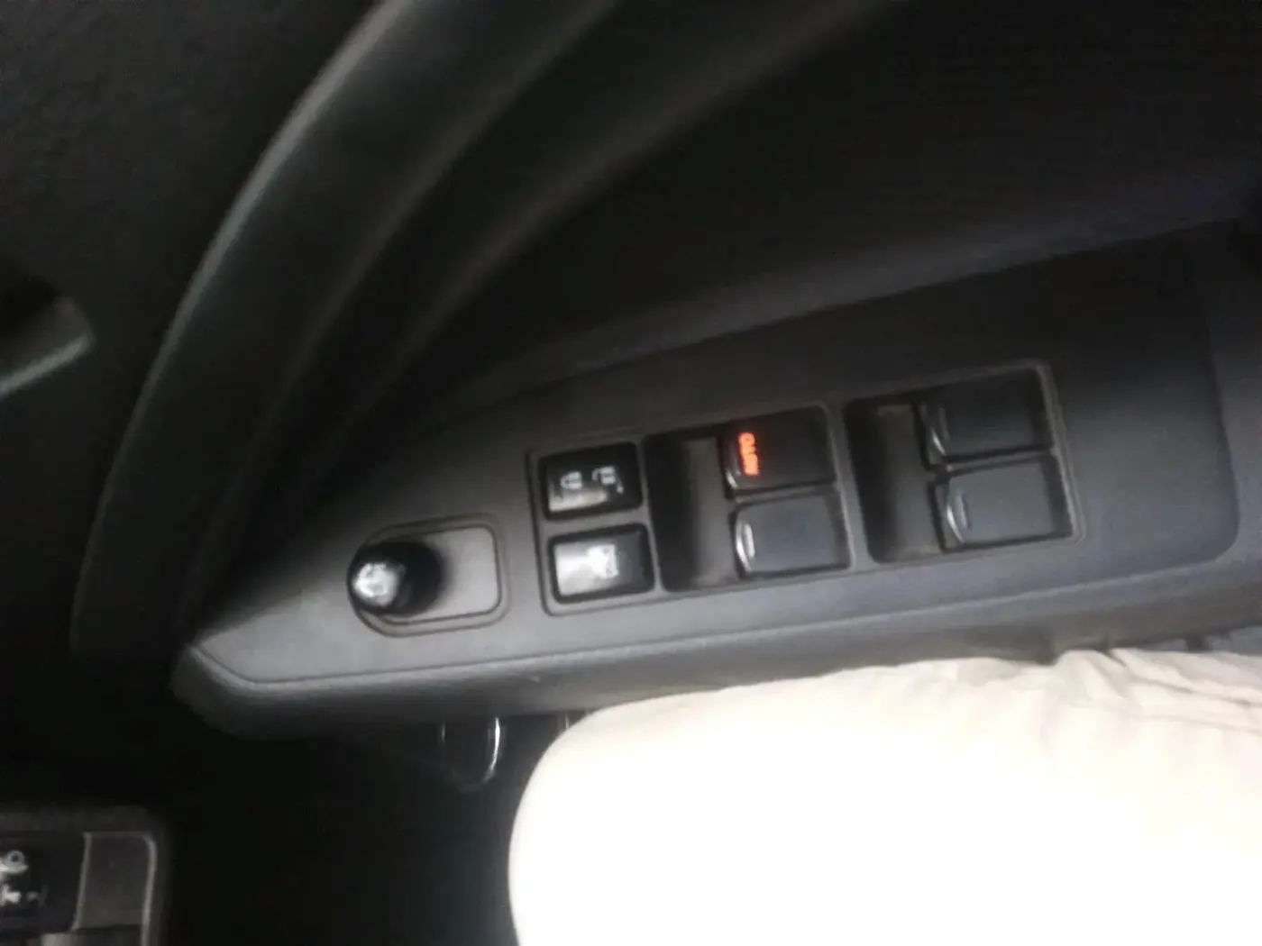 2023 Maruti BREZZA LXI SMART HYBRID, Petrol, Manual, 43,182 km, interior