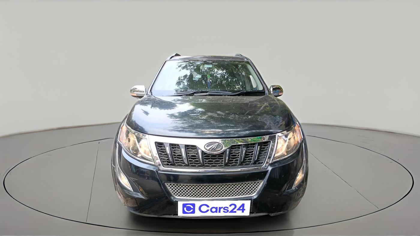 2017 Mahindra XUV500 W9, Diesel, Manual, 32,217 km, exterior