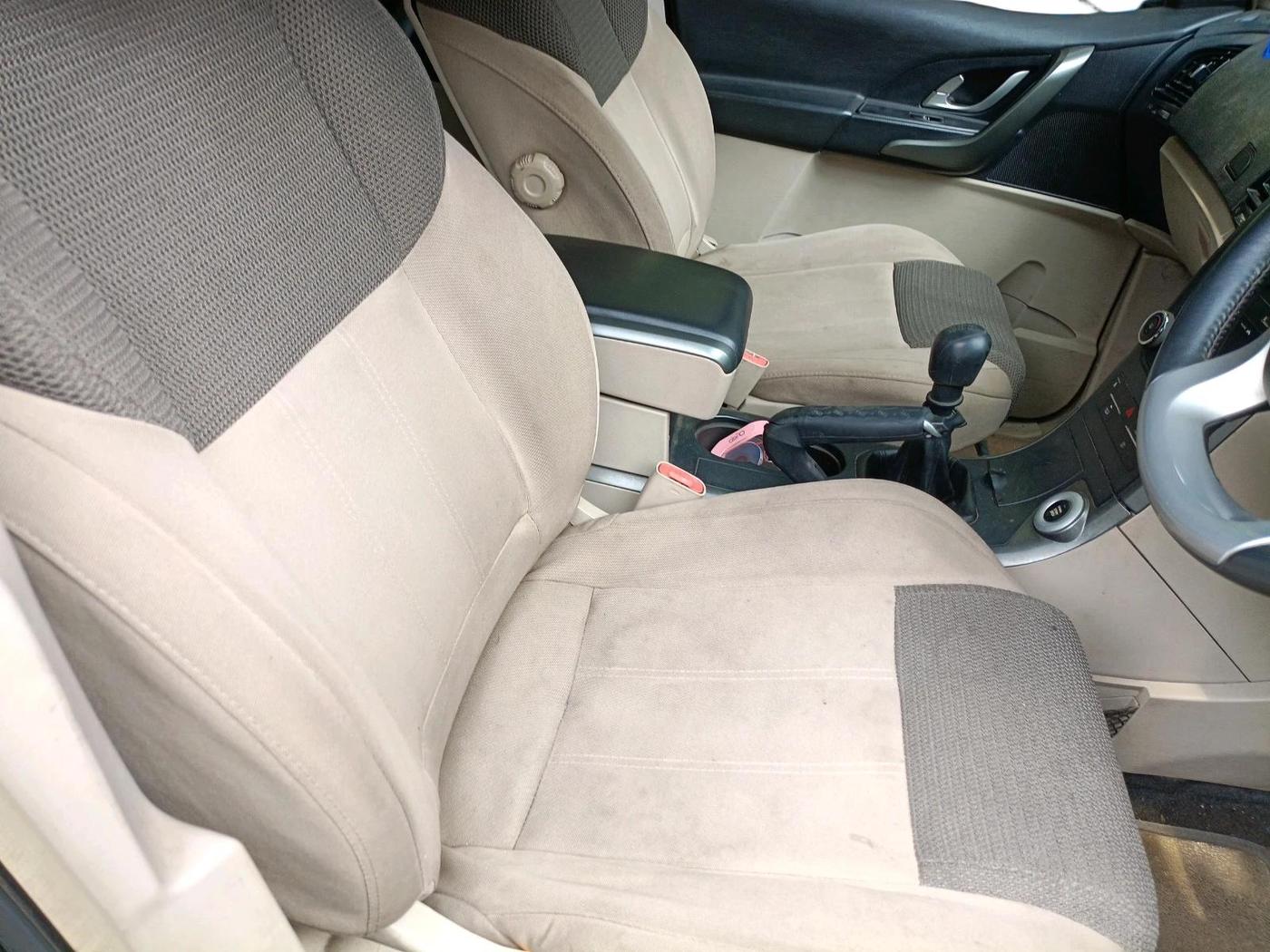 2017 Mahindra XUV500 W9, Diesel, Manual, 32,217 km, interior