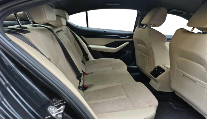 2022 Skoda Octavia L&K 2.0 AT, Petrol, Automatic, 14,223 km, interior