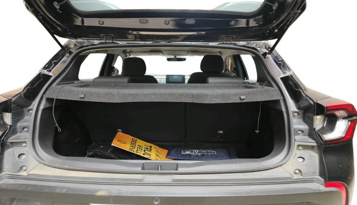 2024 Renault Kiger RXZ MT, Petrol, Manual, 3,321 km, exterior