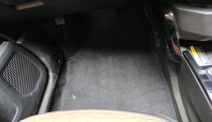 2024 Renault Kiger RXZ MT, Petrol, Manual, 3,321 km, interior