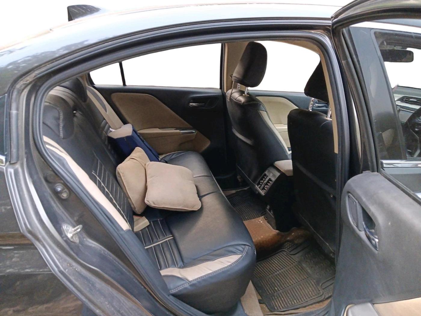 2015 Honda City 1.5L I-DTEC V, Diesel, Manual, 52,882 km, interior
