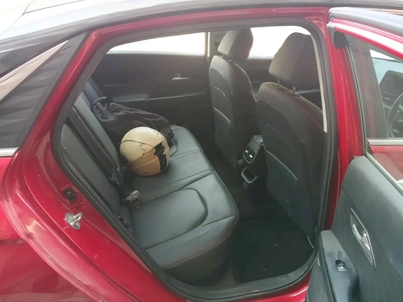 2024 Hyundai Verna SX (O) 1.5 TURBO DCT DUAL TONE, Petrol, Automatic, 7,200 km, interior