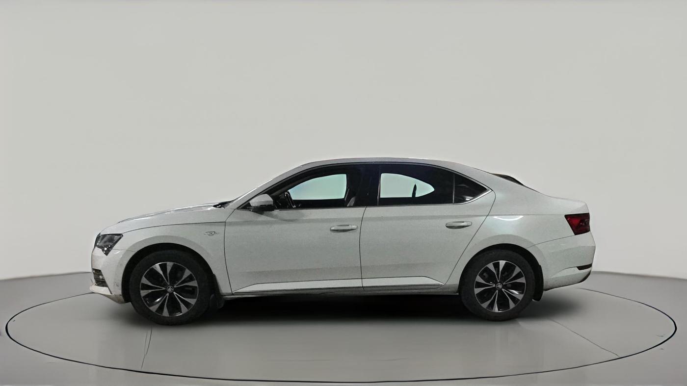 2022 Skoda Superb L&K 2.0 TSI AT, Petrol, Automatic, 57,329 km, exterior