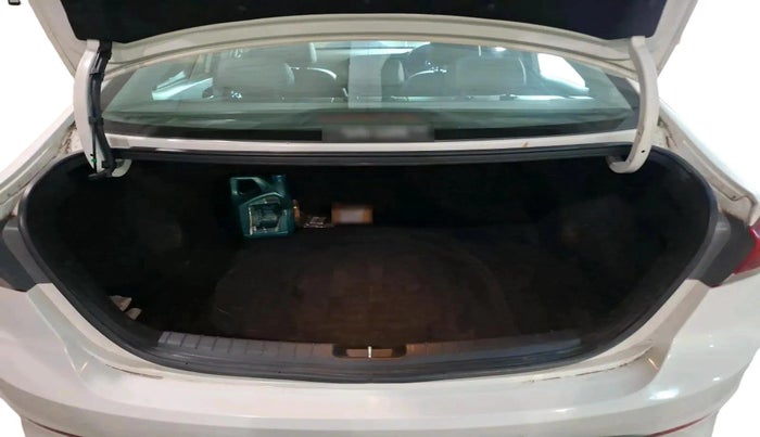 2018 Hyundai New Elantra 2.0 SX(O) AT PETROL, Petrol, Automatic, 55,780 km, exterior