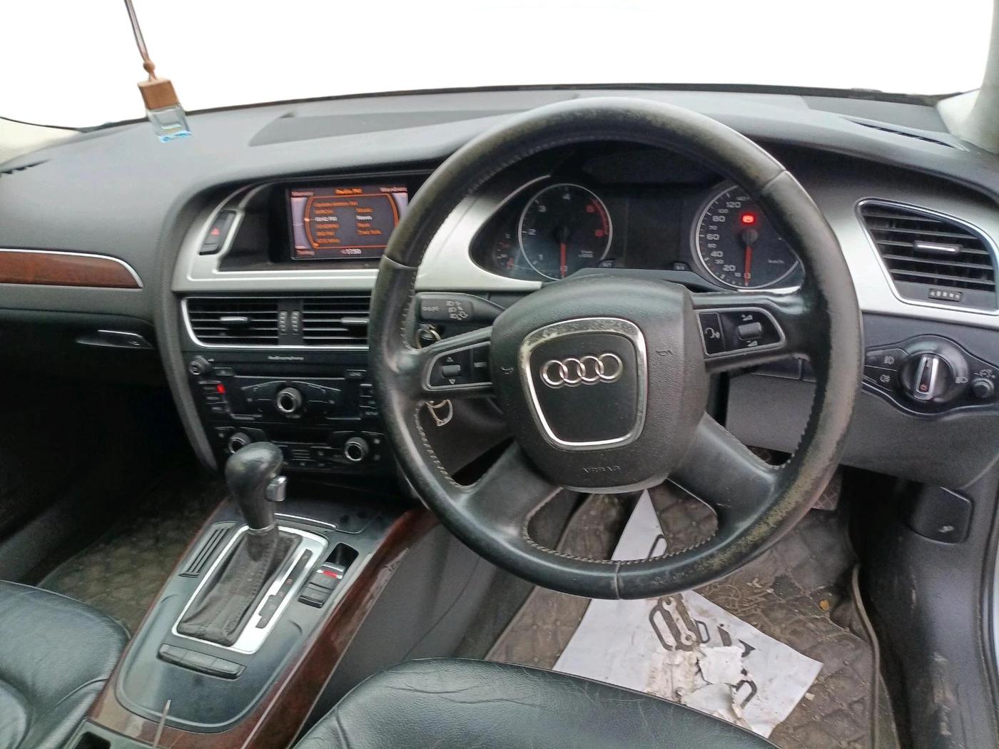 2012 Audi A4 2.0 TDI, Diesel, Automatic, 98,727 km, interior