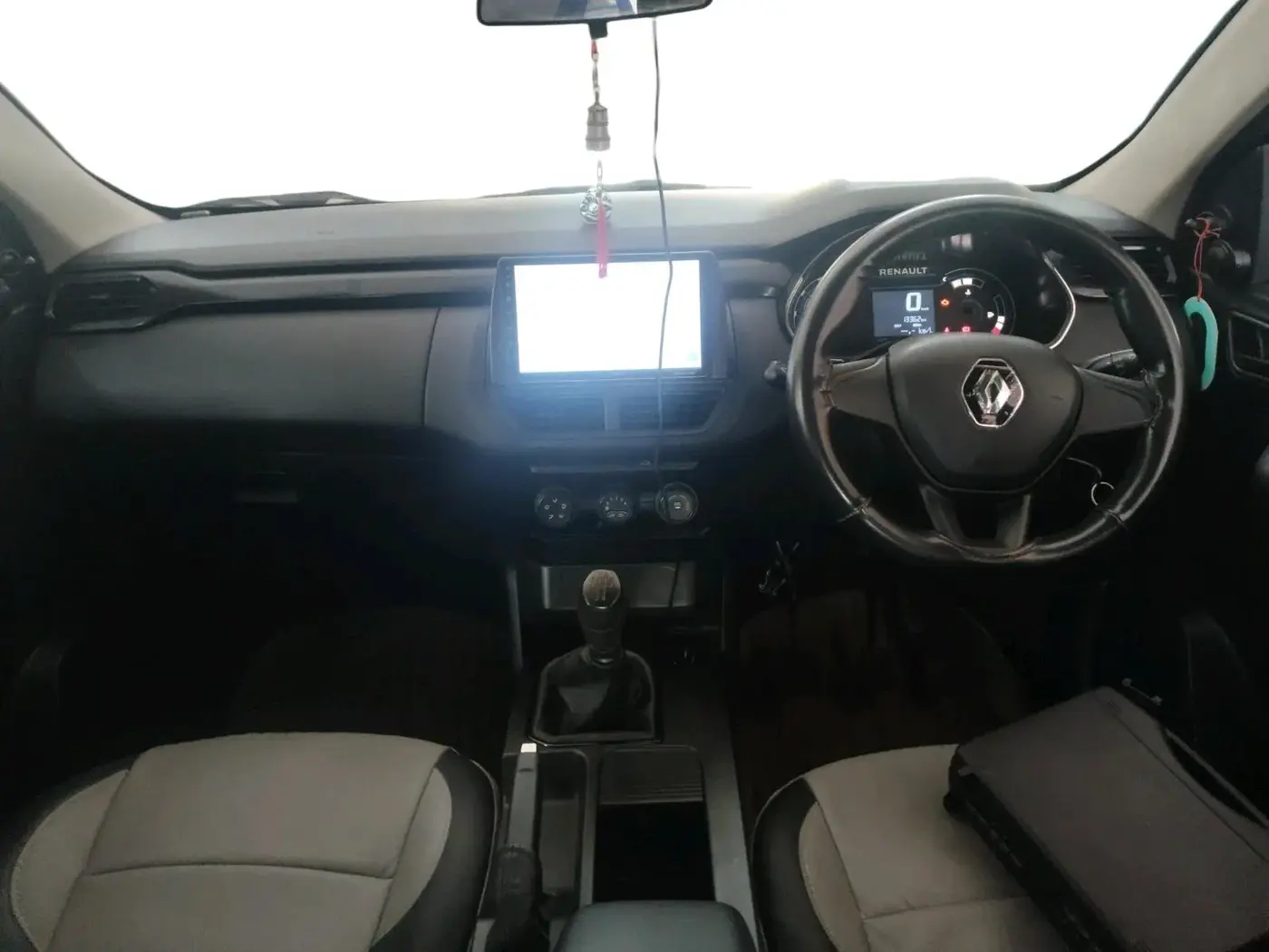 2021 Renault Kiger RXE MT, Petrol, Manual, 13,362 km, interior