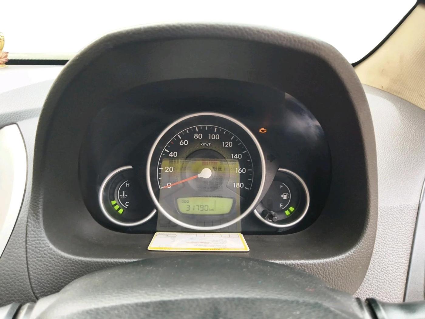 2014 Hyundai Eon 1.0 MAGNA +, Petrol, Manual, 31,790 km, interior