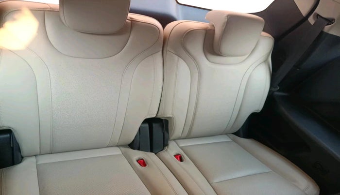 2024 Mahindra XUV700 AX 7 P MT 7 STR, Petrol, Manual, 3,397 km, interior