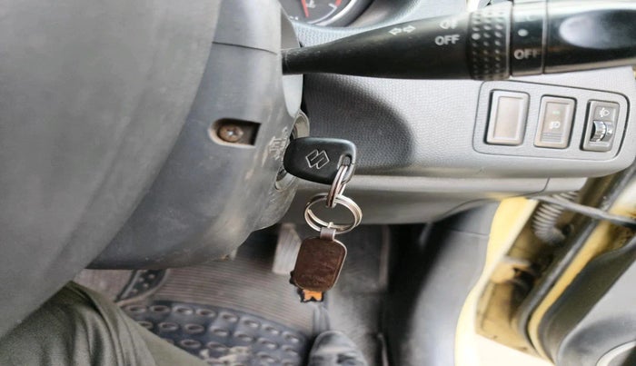 2010 Maruti Swift VXI, Petrol, Manual, 1,23,708 km, interior