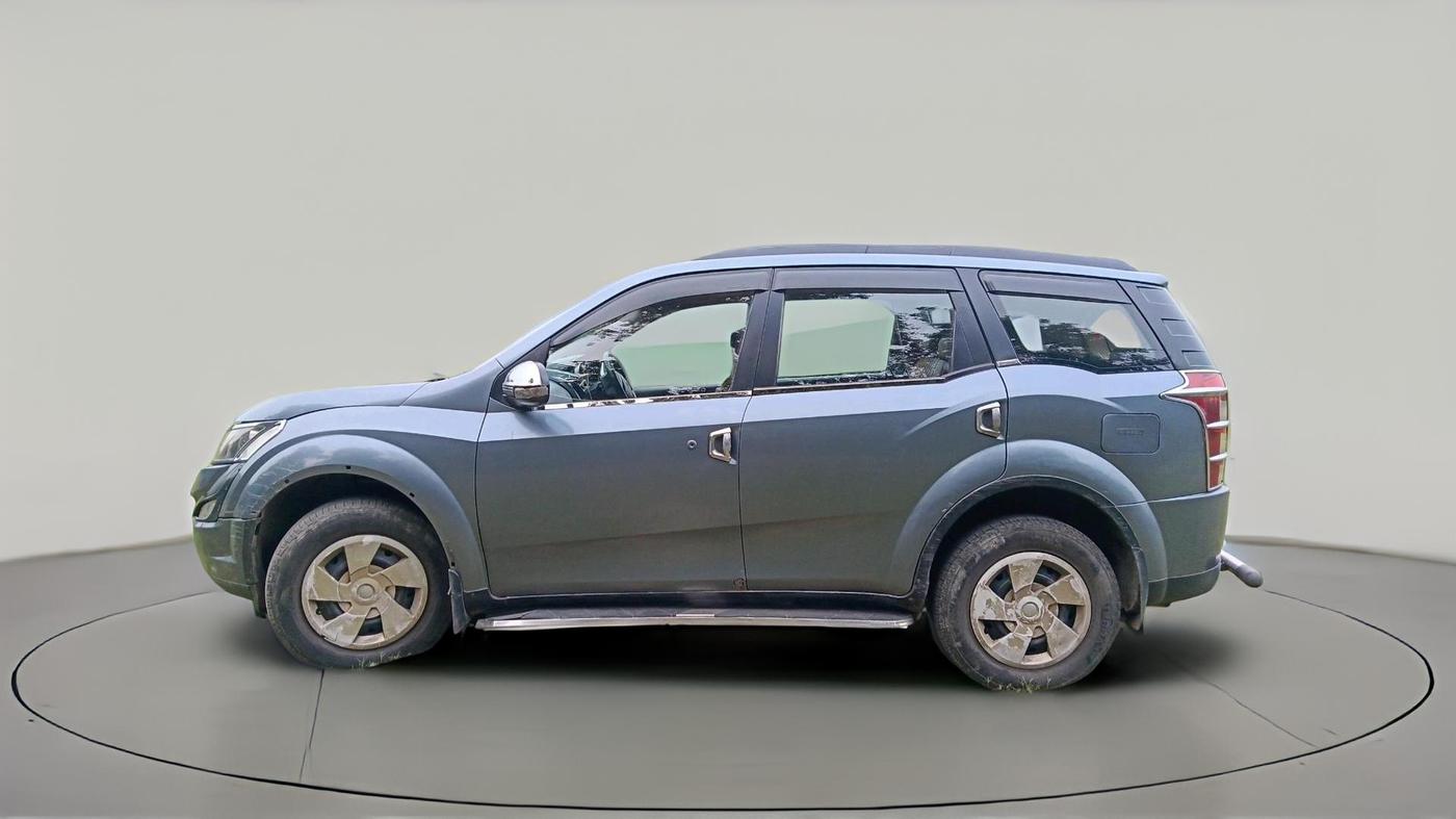 2018 Mahindra XUV500 W6, Diesel, Manual, 1,61,805 km, exterior