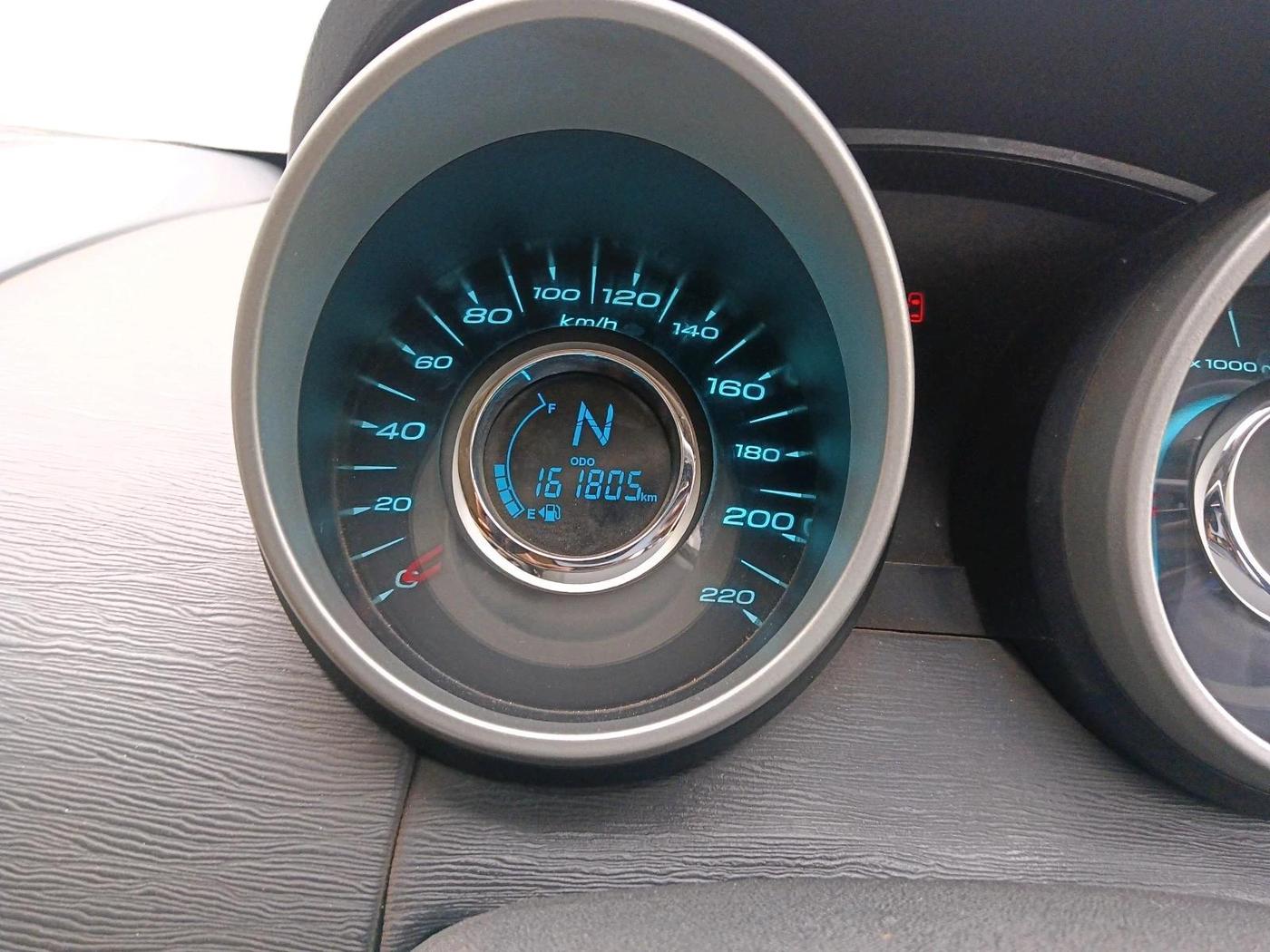 2018 Mahindra XUV500 W6, Diesel, Manual, 1,61,805 km, interior