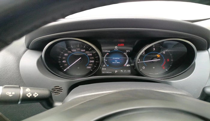 2017 Jaguar XE PRESTIGE DIESEL, Diesel, Automatic, 21,182 km, interior