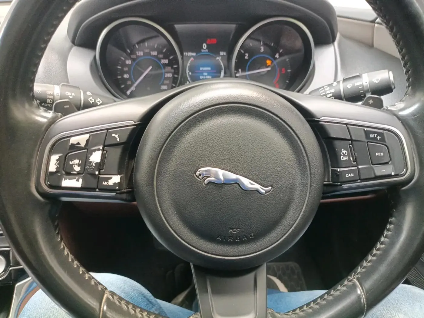 2017 Jaguar XE PRESTIGE DIESEL, Diesel, Automatic, 21,182 km, interior