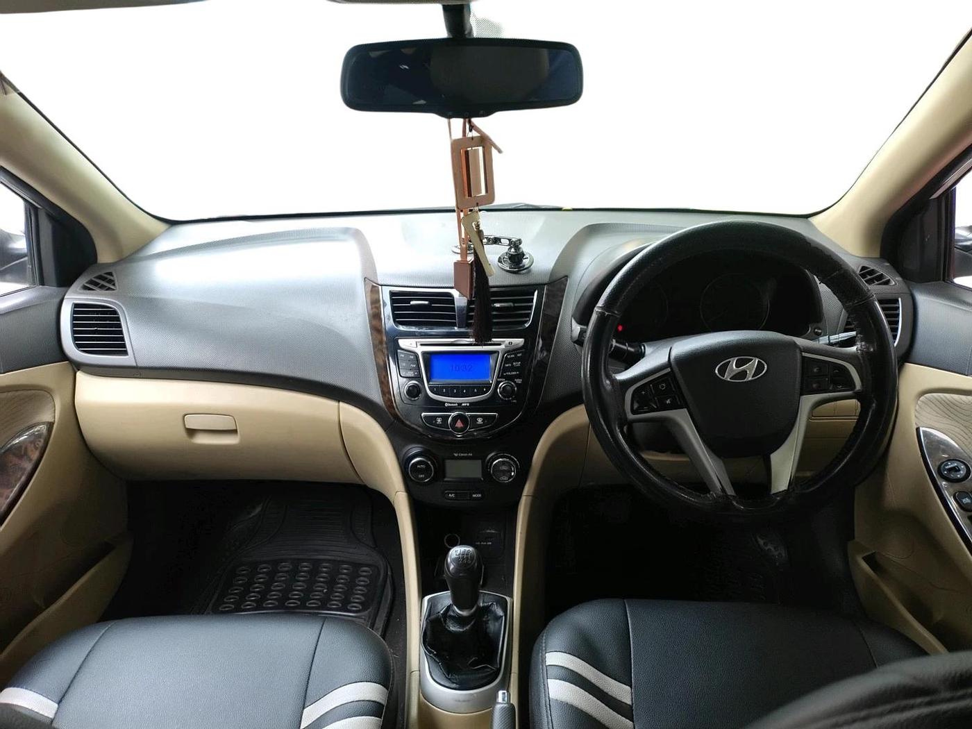 2012 Hyundai Verna FLUIDIC 1.6 CRDI EX, Diesel, Manual, 94,527 km, interior