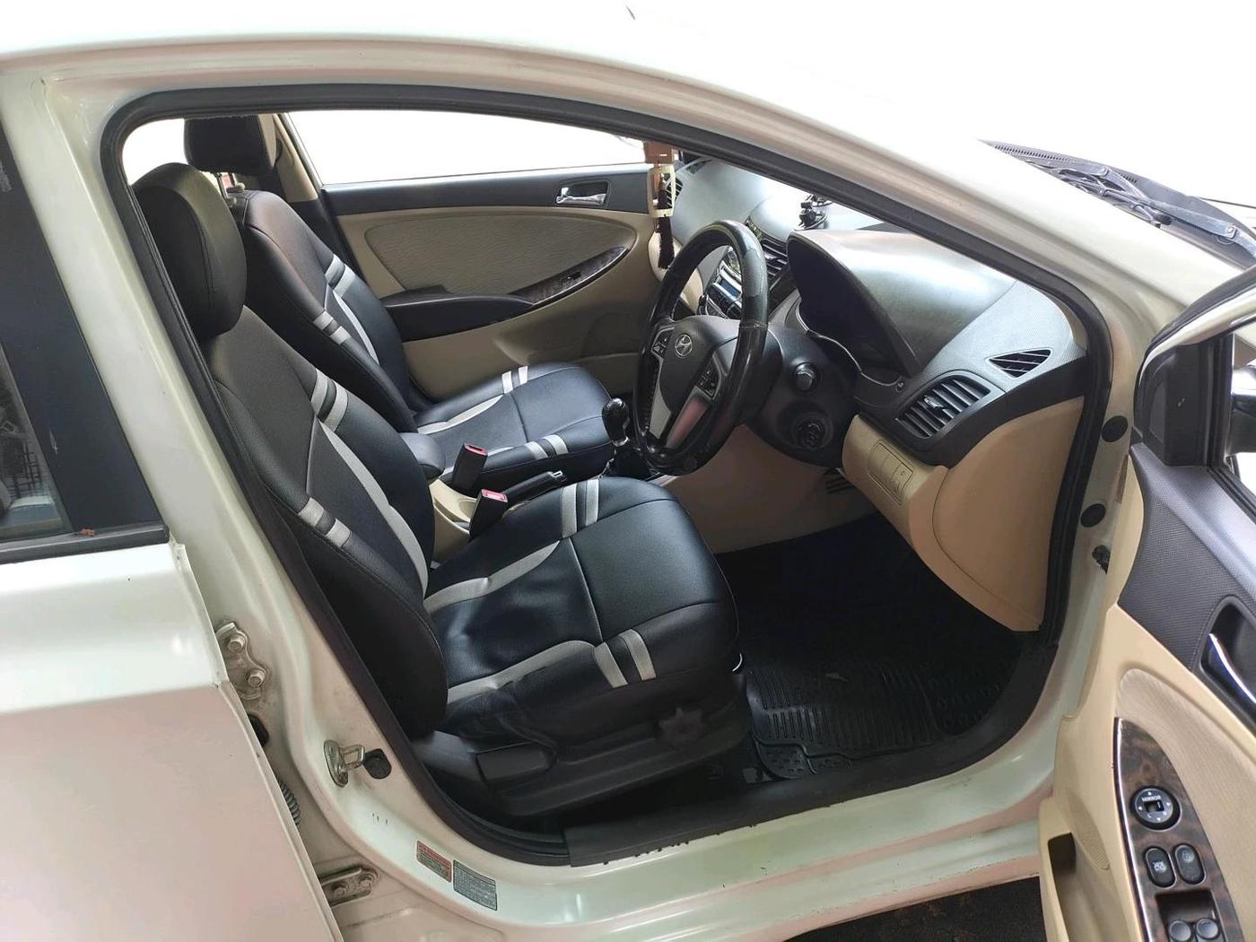 2012 Hyundai Verna FLUIDIC 1.6 CRDI EX, Diesel, Manual, 94,527 km, interior