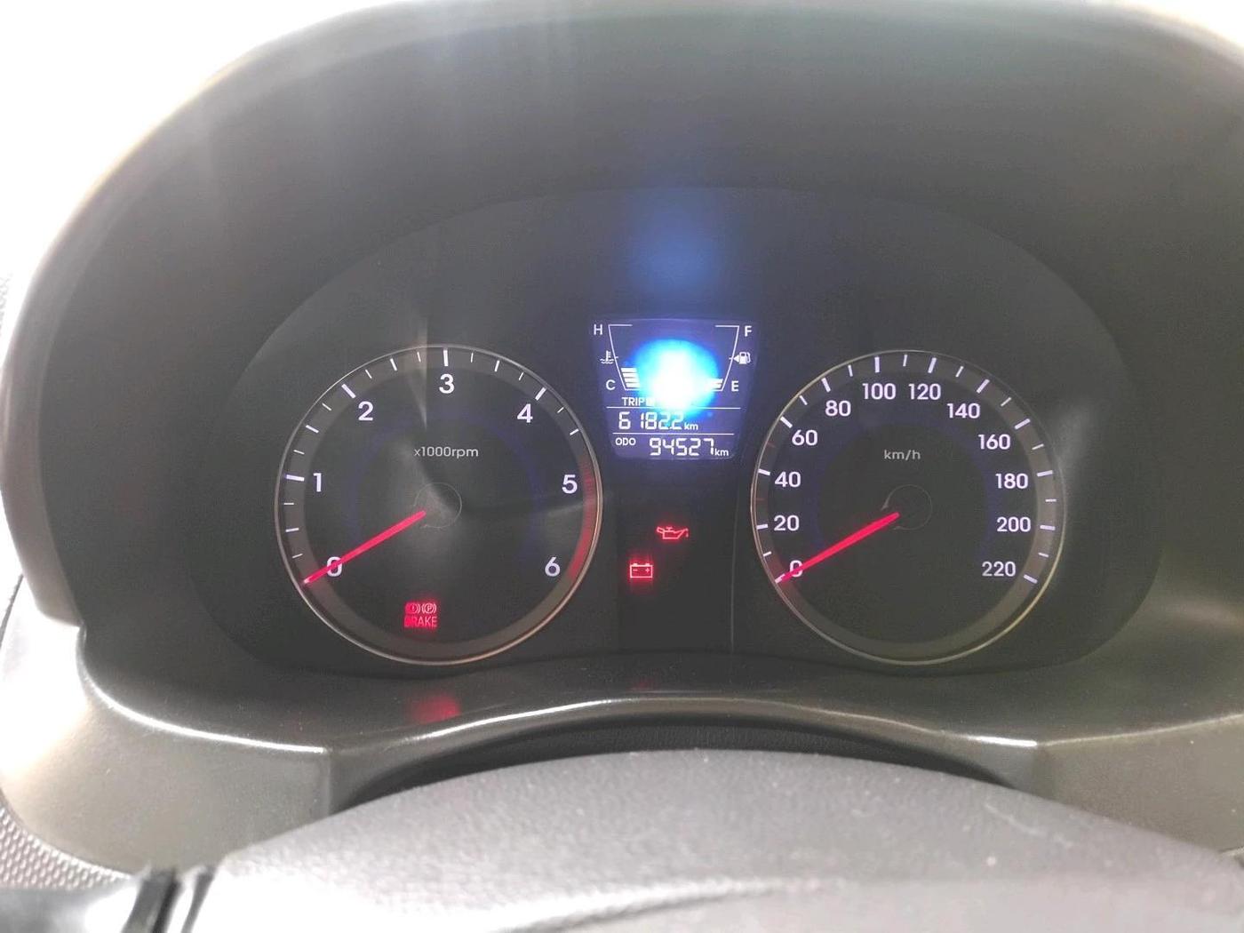2012 Hyundai Verna FLUIDIC 1.6 CRDI EX, Diesel, Manual, 94,527 km, interior